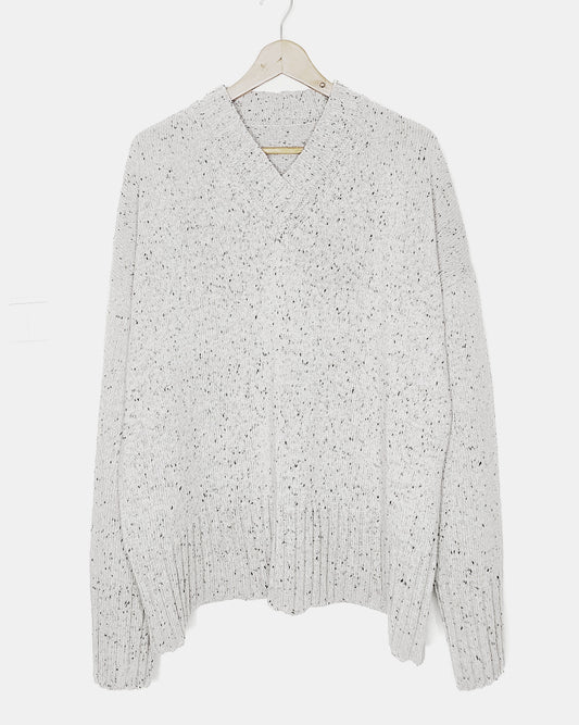 Sweater no.05 grey pearl with black dots